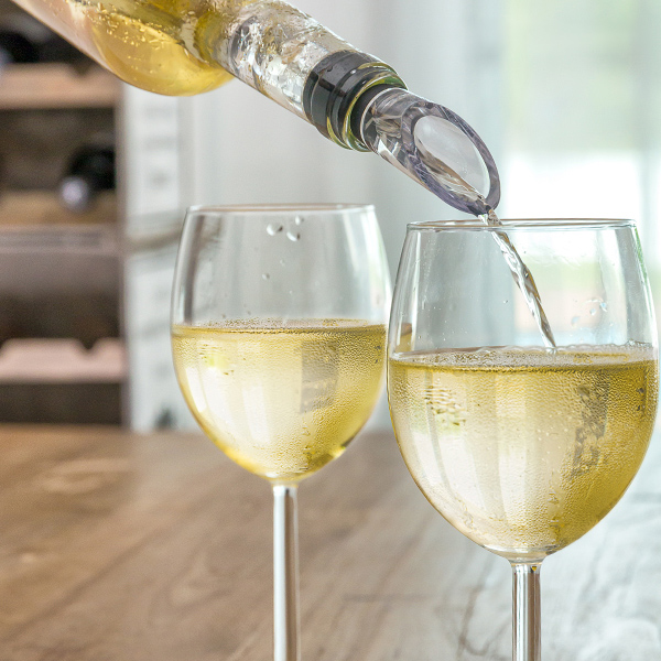 Veinijahuti õhustajaga