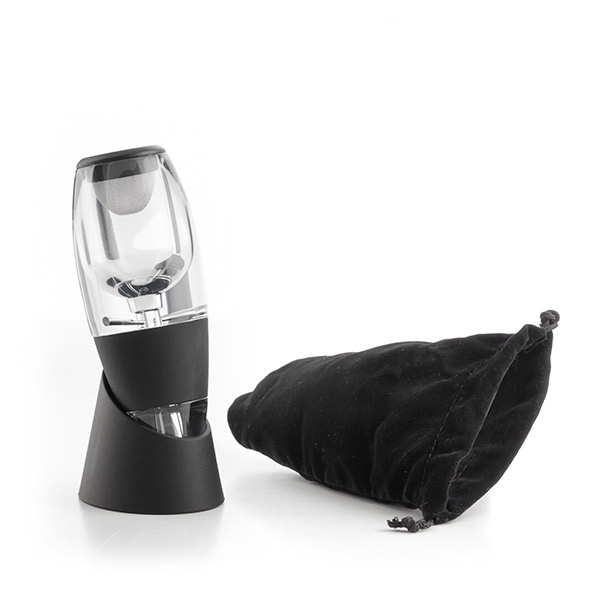 Veini dekanteerija alusega