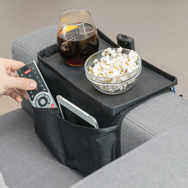 Praktiline puldihoidja koos diivanialusega