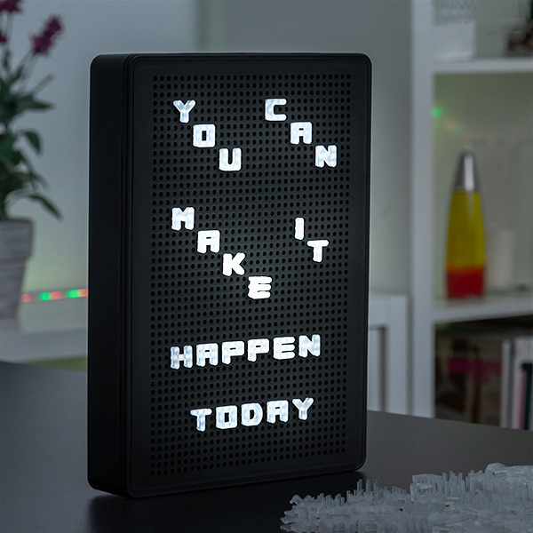 Valgustusega Pegboard